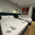 Lili-1 Hotel Sarandë