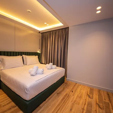 Lili-1 Hotel