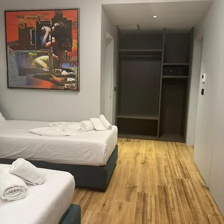 Lili-1 Hotel