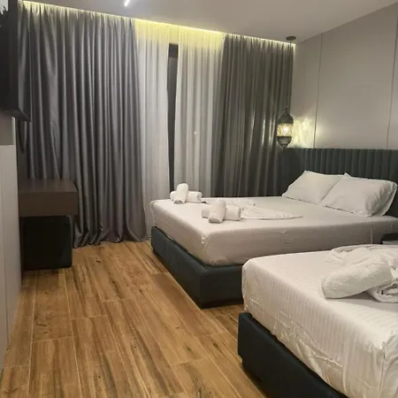 Lili-1 Hotel