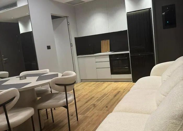 Lili-1 Hotell 3*