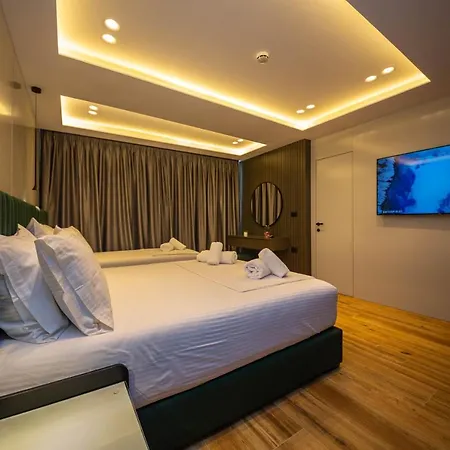 Lili-1 Hotel