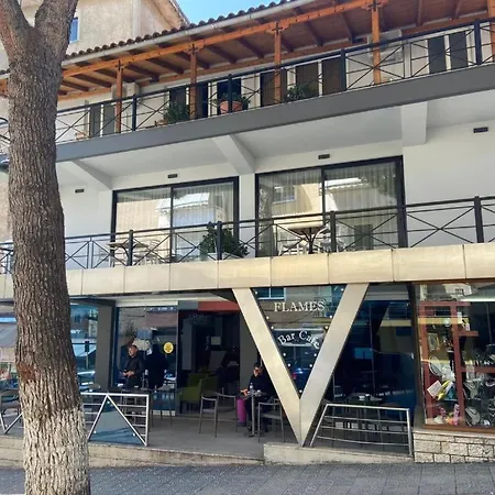 Lili-1 Hotel